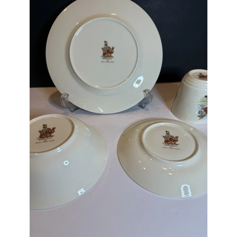 Royal Doulton Bunnykins 4-Piece Child Dinnerware Set Plate Bowl Cup Saucer